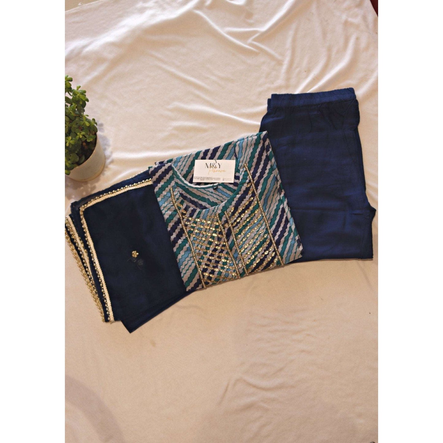 Leheriya Handwork Suit Set - M&Y Pehnava