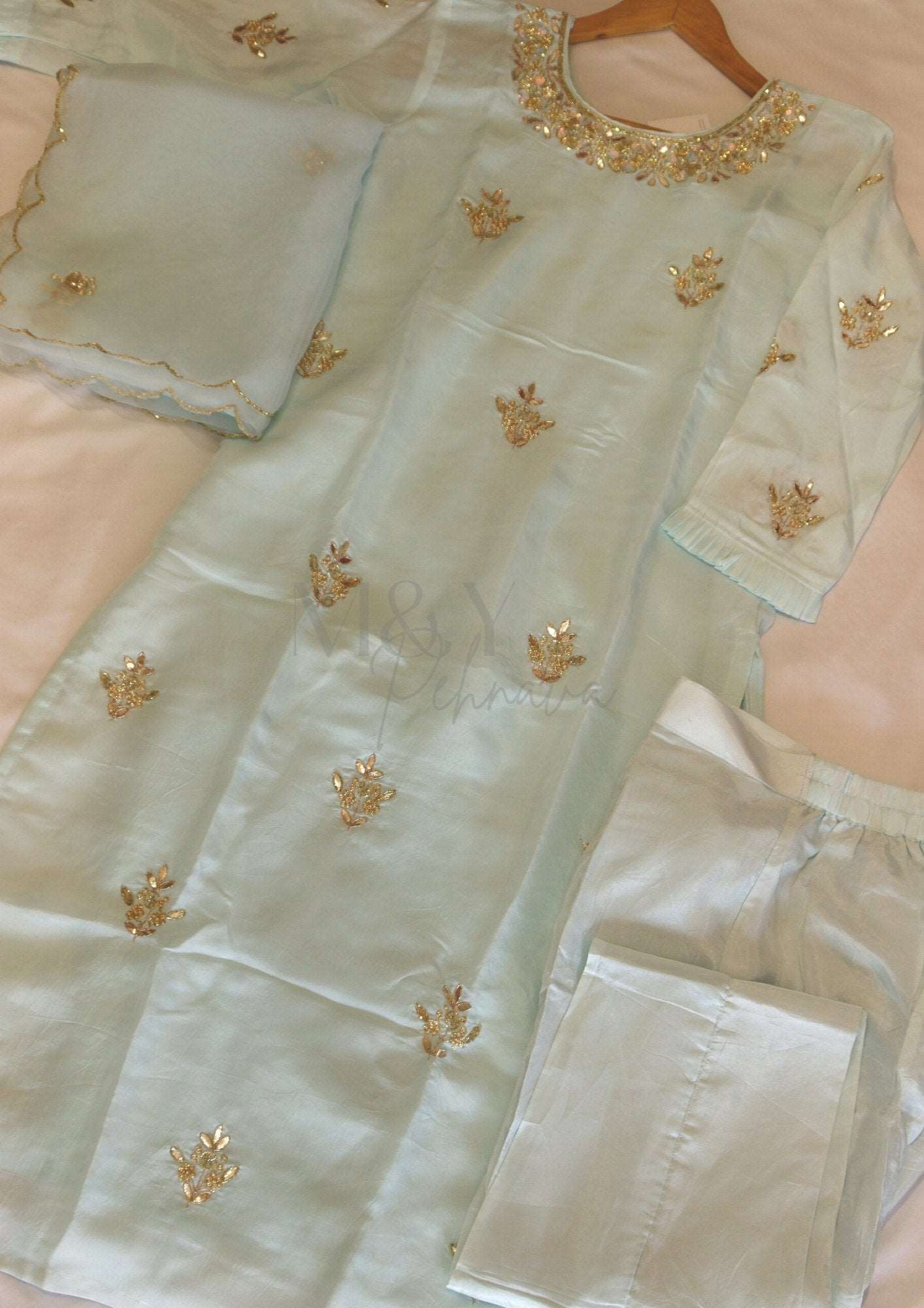 Pure Crepe Kurti Pant Dupatta Set - M&Y Pehnava