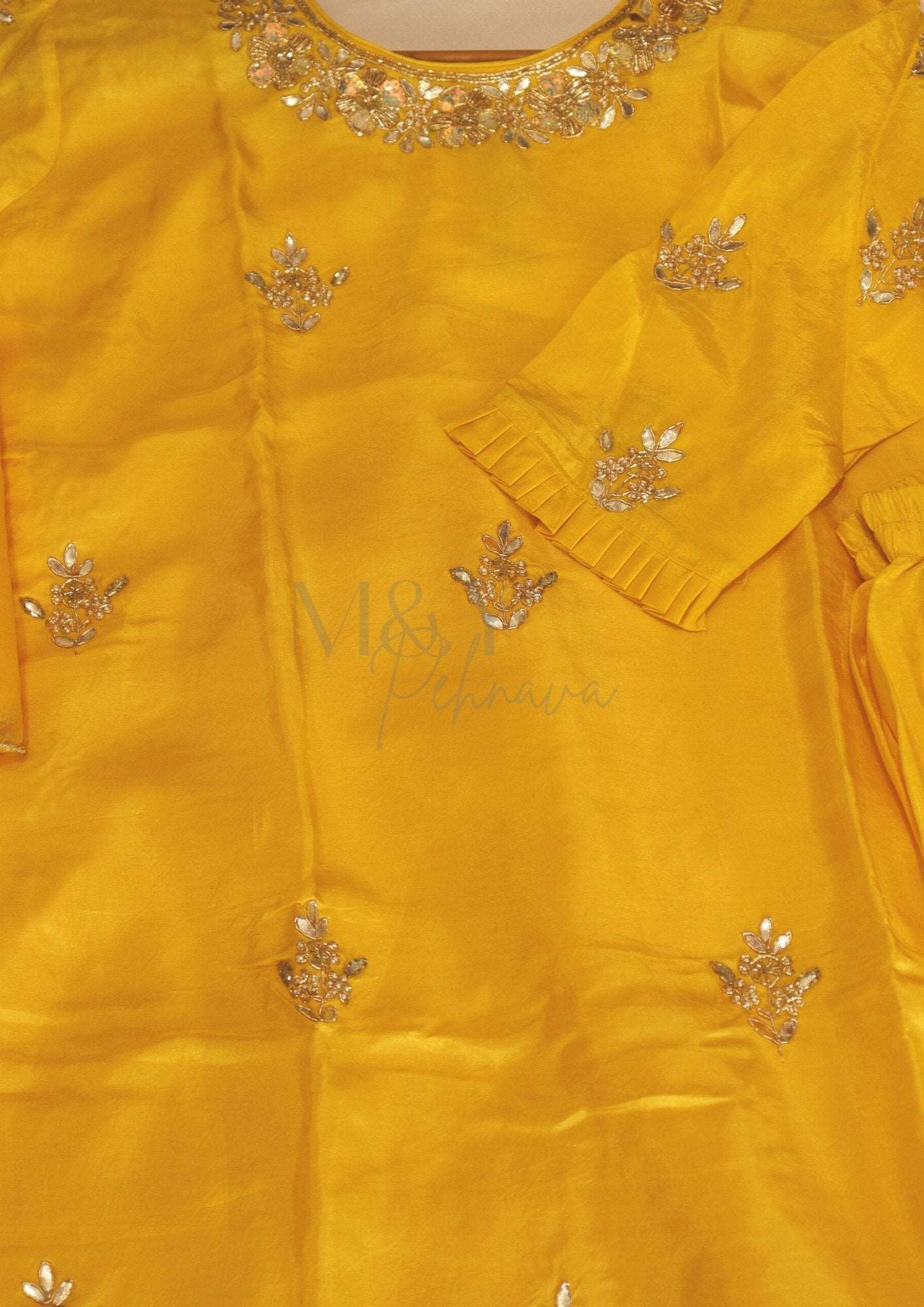 Pure Crepe Kurti Pant Dupatta Set - M&Y Pehnava