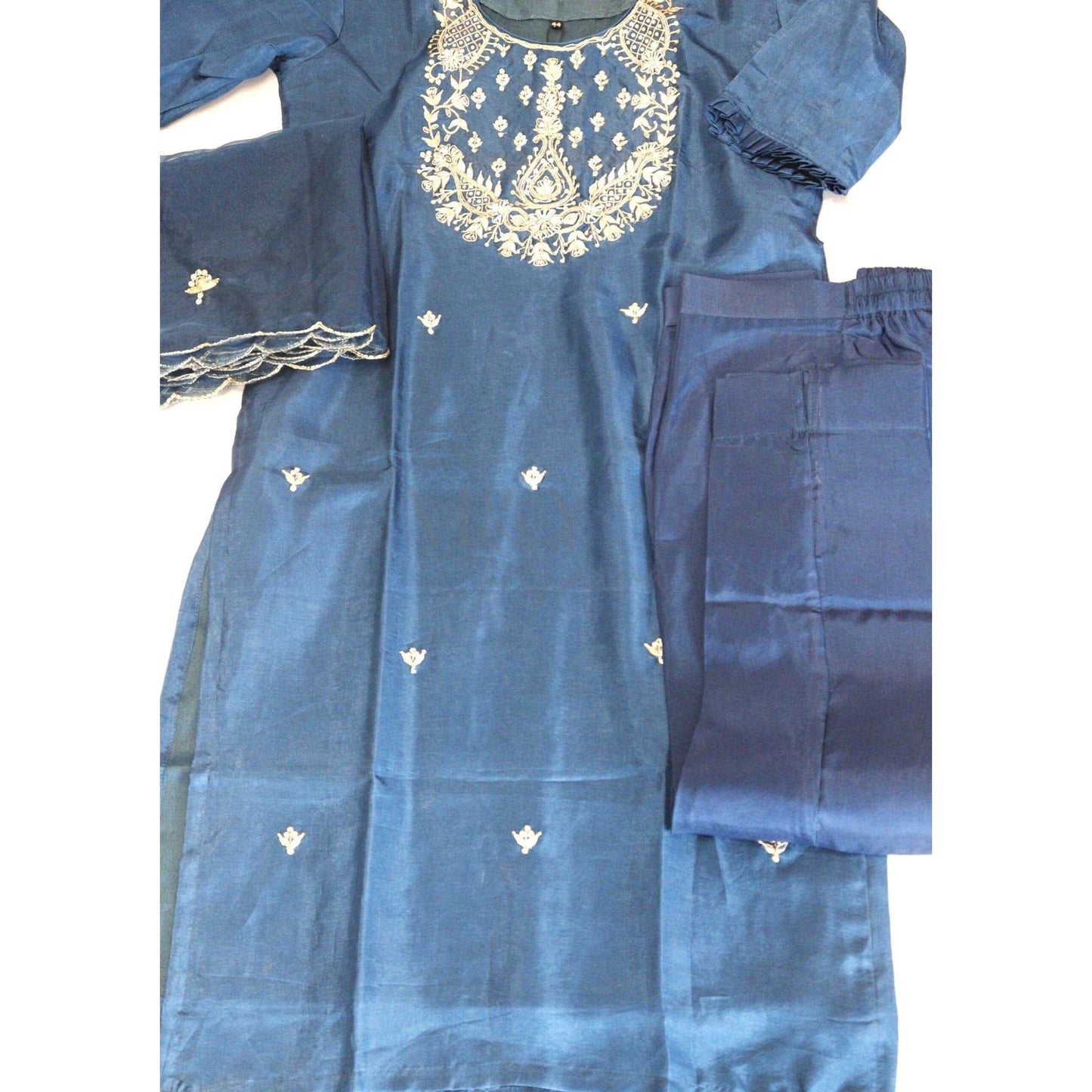 Pure Crepe Kurti Pant Dupatta Set - M&Y Pehnava