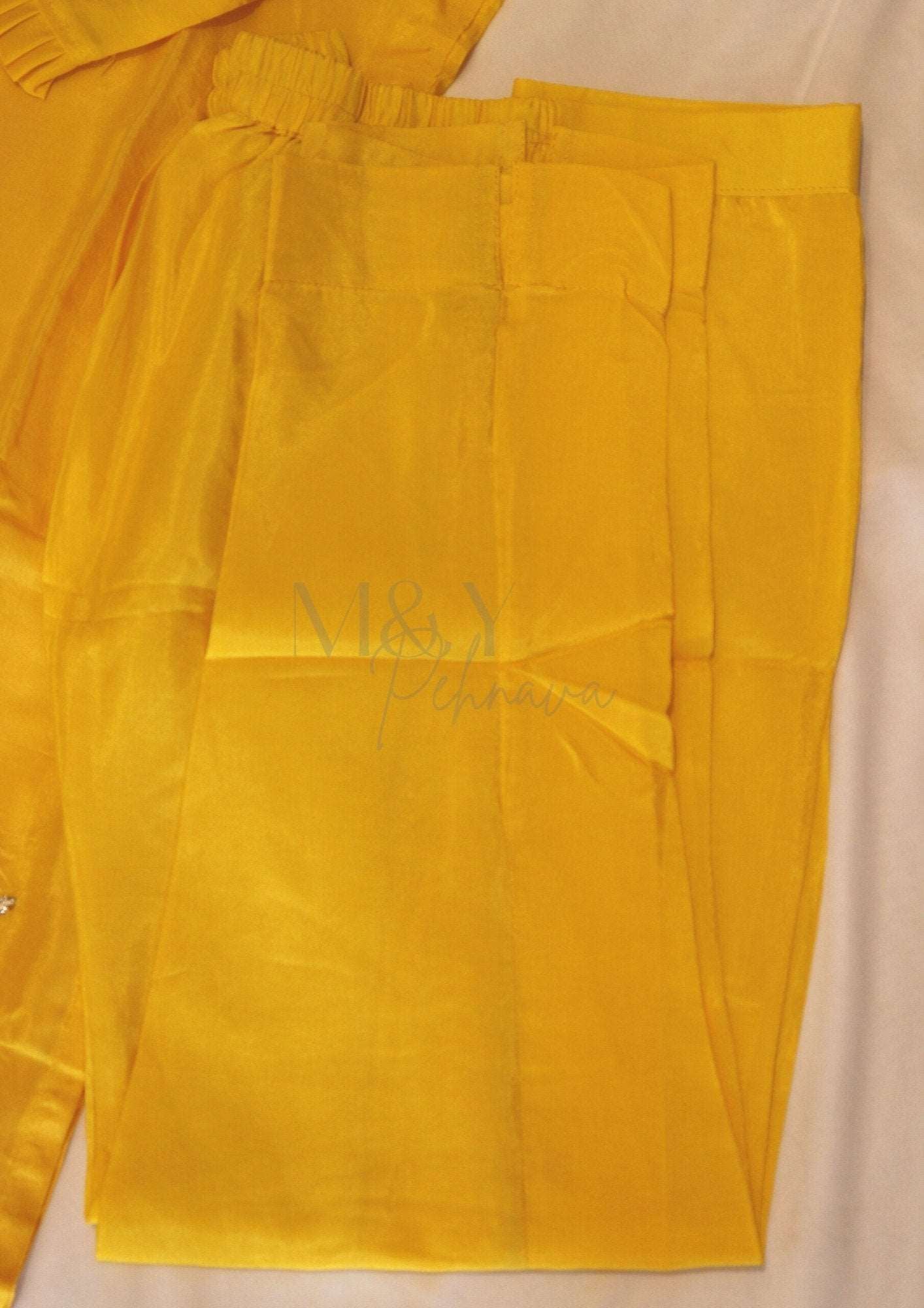 Pure Crepe Kurti Pant Dupatta Set - M&Y Pehnava