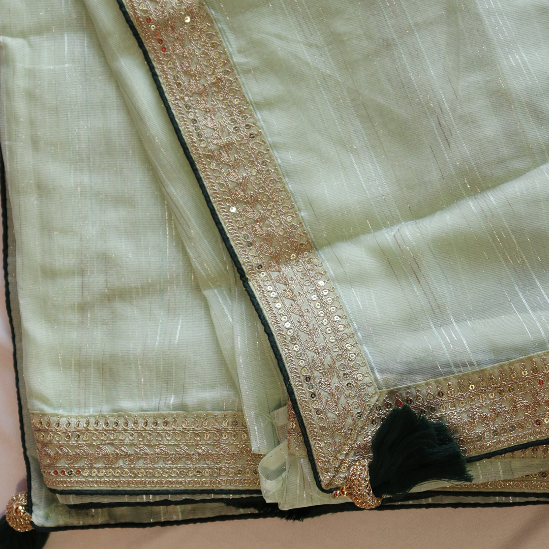 Fancy Heavy Blouse With Border Work Saree