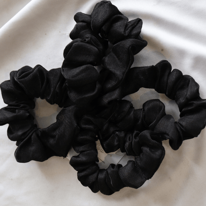 Black - Set Of 4 Scrunchies - M&Y Pehnava