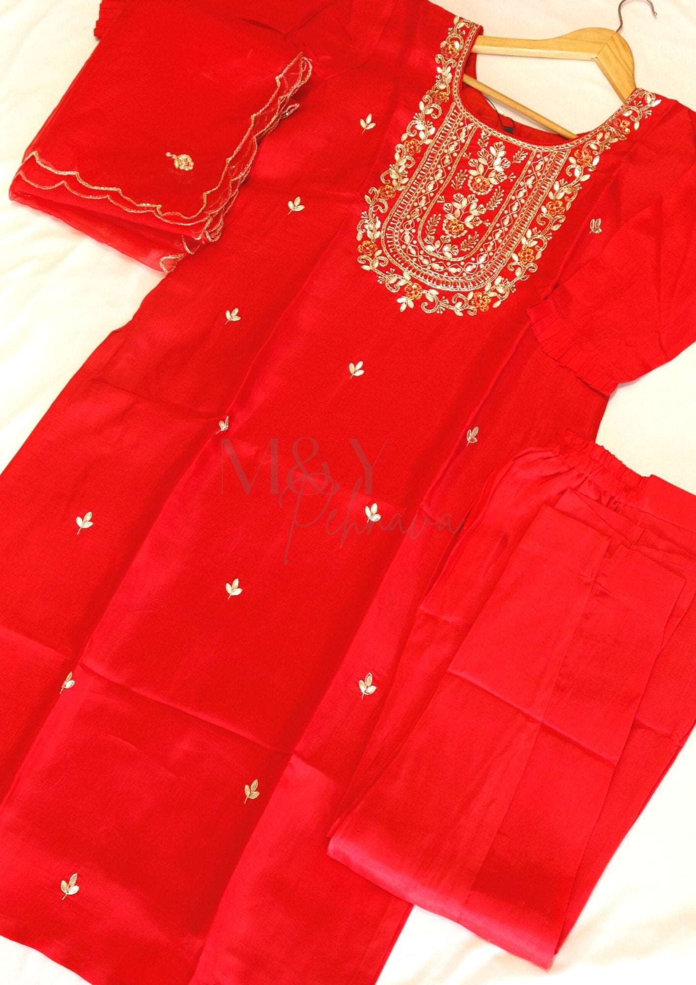 Pure Crepe Kurti Pant Dupatta Set - M&Y Pehnava